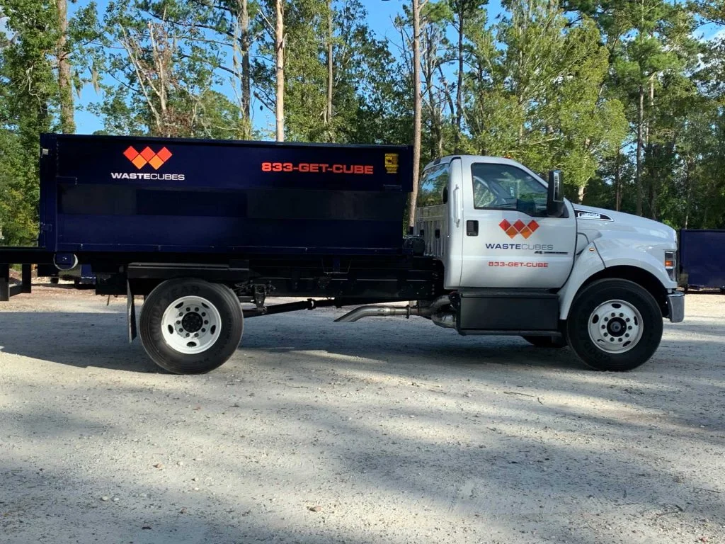 waste cubes container truck